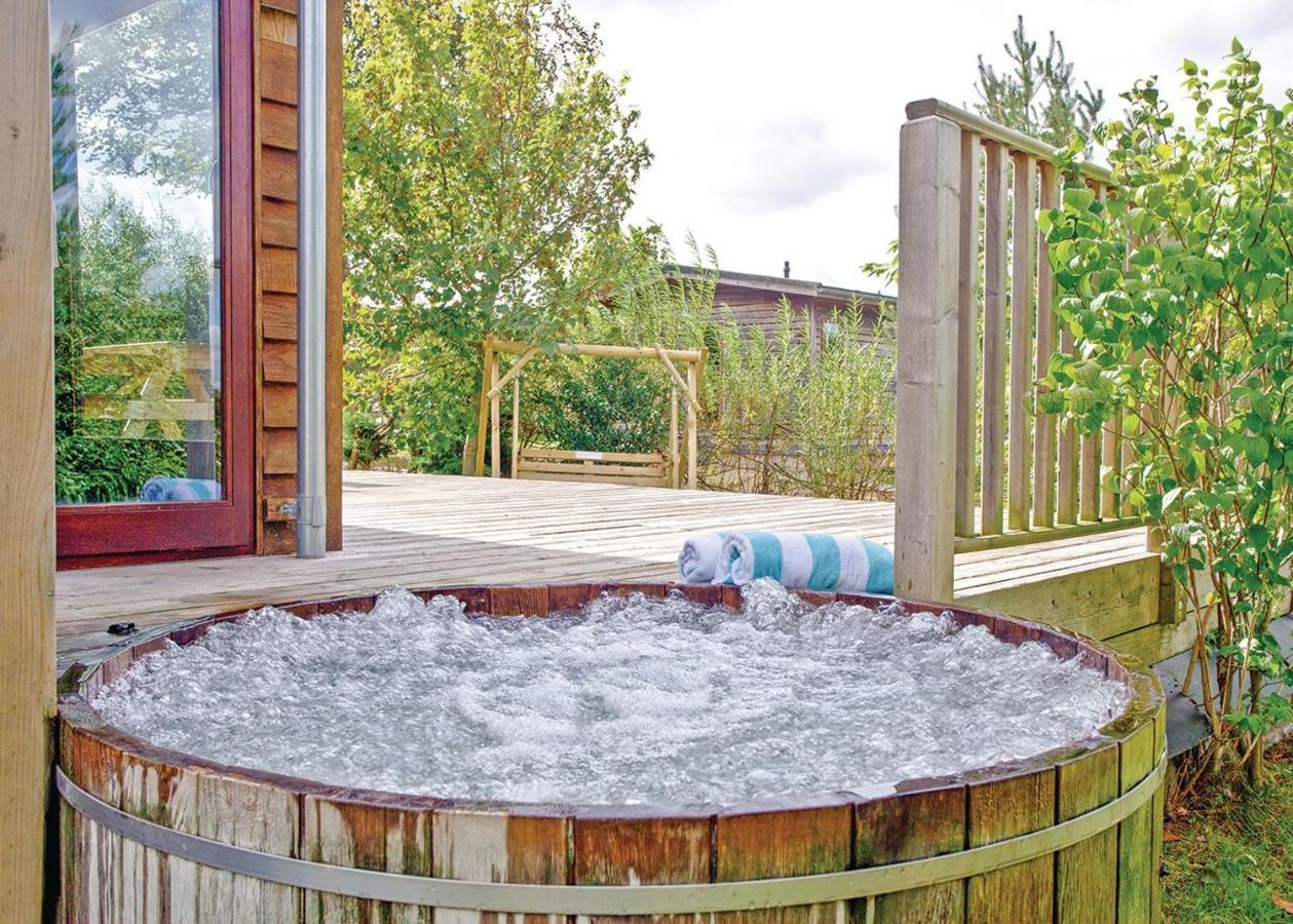 Portmile Lodges Cockwood Екстер'єр фото